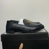 Sandálias masculinas femininas mulas de couro Princetown com mulas de pele rasas de couro genuíno designer moda corrente de metal senhoras sapatos casuais US 5-12 NO14