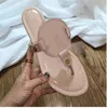 Vendita calda-sandali femminili piatti con punta a clip europea tutte le scarpe grandi cantieri spot da 35 a 42