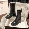 مصممي Luxurys Women Rain Platform Boots Fashion PVC PVC Non-slip Gear Woman Ong Botas Mujer chunky Heel Rubber Chelsea Booties Ladiestop