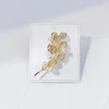 Elegante imitação de broche de flores de pérola para mulheres garotas banquetes de materiais de roupas de decoração de jóias presentes