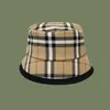21SS البريطانية على الطراز البريطاني نمط الشبكة الكلاسيكية على نطاق واسع قبعات دلو الحافة مصممين أزياء