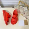 Slippers Sandals امرأة الصيف الخريف البحر المسائي شاطئ فتاة غير رسمية الجينز الجلود البلاستيكية الحجم 35-40