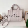Accesorios de moda The Tote Bag Designer Pr￡ctico Gran capacidad Cross Cross Cody Shoulnbags Mujeres Mujer Crossbody Casta Square PU Cuero billeteras
