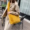 Torebki wieczorowe Faux Fur to Torebki dla kobiet miękkie pluszowe duże pojemność Kobiety Kobiety proste futrzane kobiety Messenger Casual Tote torebka