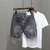 Jeans svart grå high-end tryckta denim shorts mäns koreanska slitna elastiska smala passformade byxor hiphop korta byxor
