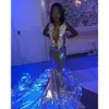 Ny Silver Mermaid Prom Dress Plunging V Neckkristaller Beaded Sequins Court Sweep Train Ärmlös Bling Long Evening Party Crows