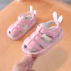 Summer Toddler Buty niemowlęce dla dzieci chłopcy skórzane sandały miękki dół kreskówek dzieci dzieci swobodne sandały plażowe 220527