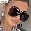 2022 New Fashion One Piece Shield Sunglasses For Women Vintage Oversized Paw Sun Glasses Men Uv400 Hip Hop Punk Eyewear Black Y220413