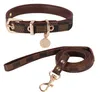 PU Letter Classic Dog Collar Leases Justerbart mönster Hem Luxur Design Pet Supplies
