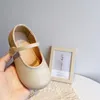 Designer Mädchen Kleid Schuhe Kinder Leder Sandalen Baby Kleinkind Frühling Sommer Herbst Chaussures pour enfants Schwarz Braun Beige 3 Volltonfarben