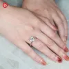 Gigajewe Moissanite Ring 3,0CT 8,5 мм белый D Color VVS1 Cushion Cut 925 Серебряный 18-километровый белый золото Тест с бриллиантами прошел простую стиль GMSR-045