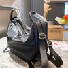 Stor väska P svart handväska Vintage ryggsäck för kvinnor Utomhus shoppingficka Multifunktionsdesignade väskor Cross body för män
