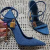 Designers de sapatos casuais de alta qualidade para feminino Denim Denim Sandals Metal Metal Decorate Buckle Ponto Poets Bombas de alta qualidade 100 saltos de ouro de couro com 105cm de altura ele