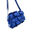 Lato Nowy Styl Blue Woven Torby Na Ramię Osobowość Moda Kobiety Szydełkowe Torebki Torebki Sprzęgła Handmade Woven Kwadratowy klapka Trend Solid Color Cross-Body Bag