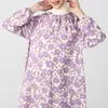 Abbigliamento etnico Elegante 2022 Abiti moda musulmana per donna Abito lungo Abaya Dubai con stampa viola con scollo a barchetta DailyEthnic