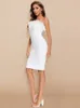 Beaukey White Sexy Women HL Bandage Dresses Bodycon Slash Feathers Club Black Strapless Celebrity Vestido Knä längd 220418