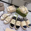 Mens Slaytlar Kadın Sandalet Platformu Yeni Designer Slayt Plaj Dikenleri Çok Molor Tuval Keten Baskı Kayışları Seri Klasik Sandalet Kutu No380