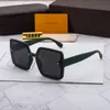 Luxury Designer Sunglasses Eyeglasses Outdoor Letter V Sunglass PC Frame Fashion Classic Lady Mirrors Women Men Glasses Unisex With Box