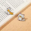 Broches de esmalte animal criativos de desenho animado pinos fofos de peixe de gato backpack jaquetas de camisolas de camisola de amizades jóias de presentes2958345
