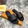 Projektantka mody Slipper luksusowe kobiety marka sandałów Slajdowe kapcie z płaskim dnem flip flip flop design sandałów według Shoebrand 006