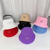 Designers bucket hattar Lyxig solhatt enfärgad bokstav buckethat casual temperament hundra ta par kepsar resa Trädgård mode keps mycket trevlig