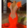 Vestidos de Baile Sereia Laranja Luxo 2022 Para Meninas Negras Penas Bottom Beading Cristal Profundo Decote V Vestidos de Festa à Noite Vestido de Aniversário