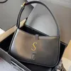 Kadınlar LE5A7 Torba Altın Logo Pürüzsüz Deri Hobo Under Embor Bag Le 5 A 7 Luxurys Tasarımcıları Çantalar Omuz Çantaları Ayarlanabilir Kayış