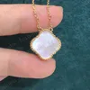 Pendant Necklace 4/Four Leaf Clover Necklaces Designer Jewelry Women Bracelet Stud Earring 18K Gold Agate Shell Mother of Pearl Black pendants White gold Link Chain