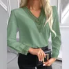 Blusas femininas camisas mulheres tops v pescoço bordado sólido blusas de outono renda crochê cetim de seda camisa de chiffon feminino de manga comprida