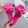 2022 Été Femmes Bow-Noeud Pantoufles De Mode Femme Nouvelles Chaussures Décontractées Solides Dames Carré Bout Ouvert Pantoufles Plates Confortables G220518