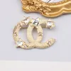 Designer de luxo 18K Gold Bated prateado Broche de Crystal Broches Moda Moda Brand Broroche Sweater Terno trouxe acessórios de joalheria de roupas PIN