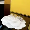 Mulheres de luxo Designer Anel Jewerly Moda Casual Casal de Alta Qualidade F Clássico Ouro Prata Letras Mens Diamnond Anéis Para Laides231u