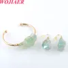 WOJIAER-Conjunto de joyería con envoltura de alambre de color dorado a la moda, pulseras de brazalete irregulares, gancho de piedra de cristal Natural, pendiente de gota colgante BO940