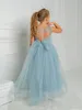 結婚式用の素敵な青い花の女の子のドレスビーズチュールリトルガールズページェントガウンボウバースデーパーティーキッズドレスMC2302