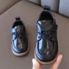 Scarpe in pelle per bambini Bianco Nero Stile conciso Moda Ragazzi Ragazze Scarpe casual Prestazioni scolastiche Scarpe per bambini Taglia 21-30