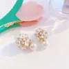 Clip-on Vite posteriore Entrambi Indossare orecchini Charm Perla Ear Stud Squisito Fiore romantico Orecchino di lusso Semplice temperamento classico Conchiglia Earri