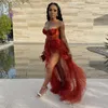 Robes de bal rouge haut bas sans bretelles en dentelle tulle volants haut fendu plus la taille soirée de retour robe de cocktail soirée