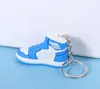 7 färger 3D sneakers skor nyckelringar män kvinnor mini mjuk pvc gummi nyckelring basket sportskor hänge nyckel kedja presenttillbehör