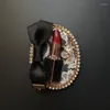 Pinnen broches vintage kroon nummer 5 badge kwastbroche veelzijdige nerts wollen doek pin femalepins