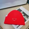 P Tasarımcı Erkek Kadınlar Beanie Beanie Lüks Dökme Kazak Örgü Şapka Kayıt UNISEX KIŞ KAYNAK DIŞ MODA YÜKSEK KALİTE KALIPLARI 16 ROYAL