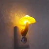 Décoration de fête 1pc LED veilleuse champignon prise murale lampe ue prise américaine chaud jaune capteur de contrôle de la lumière chambre chevet décorations de la maisonP