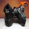 Men Lederen laarzen Random Black High bende sportschoenen Niet -slip winter plus fluweel buitenverhoogt de mannenlaarzen rond vorm 220628