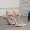 Sandali Scarpe da donna Designer Strass di lusso Fiocco a punta Tacchi alti Cinturino incrociato sexy Sandali trasparenti Pantofole 220530