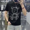 T-shirt a maniche corte da uomo casual con strass O-collo allentato 2022 Estate Nuova tendenza moda Marca Diamond Bear Abbigliamento verde giallo Y220630