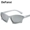 2022 Designer de luxe Bat Rectangle Lunettes de soleil unisexe gothique or argent lunettes de soleil à la mode femmes hommes nuances des années 2000 L22080228f