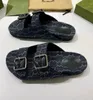 Klasyczne retro Flat Bottom Kaptaki mężczyźni Płótna litera Kobiet drukowanie letnich sandałowych pary wolny domek luksusowy luksusowe buty plażowe na zewnątrz sandały