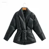 2021ニューファッション女性冬のビンテージブラック濃い暖かいフェイクレザーパーカー女性エレガントなプージッパーベルトパッド入りジャケットオーバーコートl220725