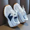 Sneakers barn designer märke vår sommar barn baby utomhus sport sneaker läder andas snörning lapptäcke pojkar barn flickor små