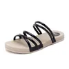 Pantofole da donna estive Bagno Scivoli da bagno Case Albergo Studente EVA Sandali da spiaggia antiscivolo Stile romano Due indossano scarpe piatte morbide Y220412