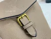 Räknare av samma stil axelväska vid poolen mini liten ryggsäck äkta läder designer väska koppling handväska lyx crossbody messenger paket m80738 m45764